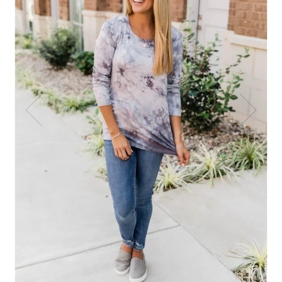 SURPRISING STATEMENT TIE DYE GREY BLOUSE - Picture 4 of 8